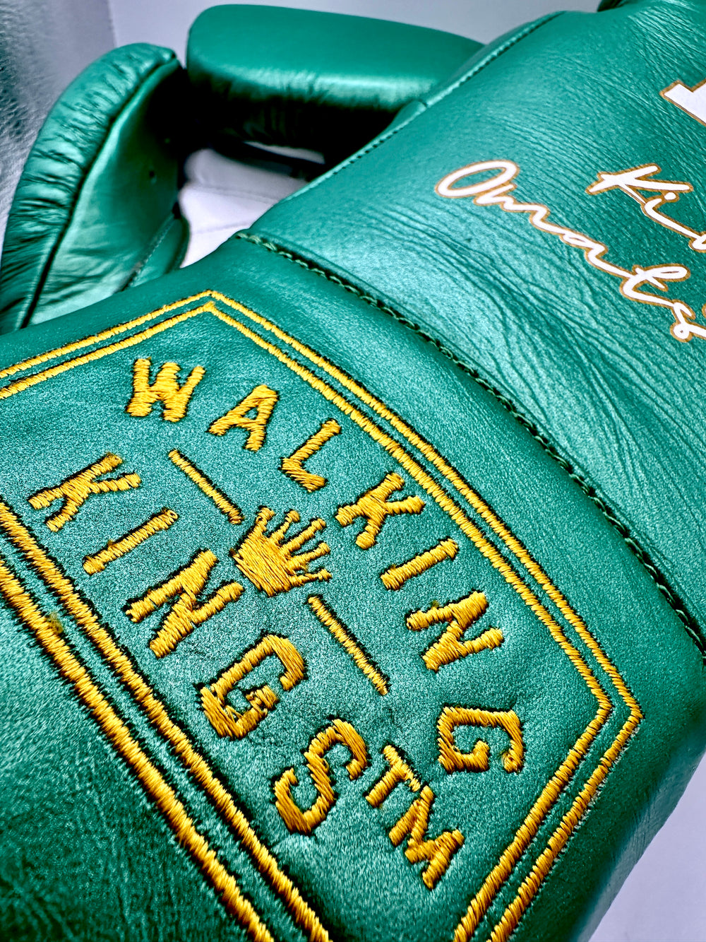 Custom boxing gloves - Cow hide